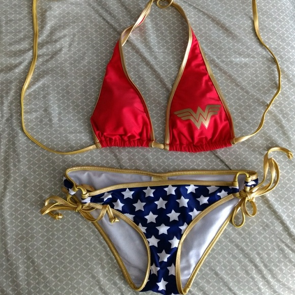 DC Comics Other - Wonder woman bikini ⭐